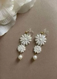 #1620 ハンドメイドアクセサリー イヤリング レース　小花