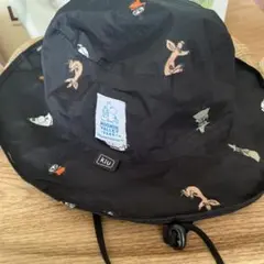 kiu ムーミンバレーパーク限定 ハット 紐付き 総柄