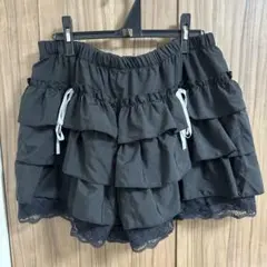 【SHEIN】ROMWE ブラック フリルショートパンツ