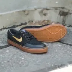 ホ*ト様 Nike メンズ Stefan Janoski スニーカー
