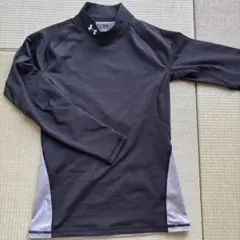 UNDER ARMOUR YXL 長袖アンダーシャツ
