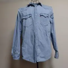 Levi's デニムシャツ 長袖 ライトブルー　Ｍサイズ