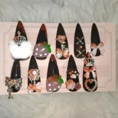 ネイルチップ　地雷　猫　血みどろ　量産型　黒ピンク