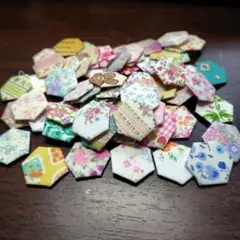 布製六角形パーツ 約６５個