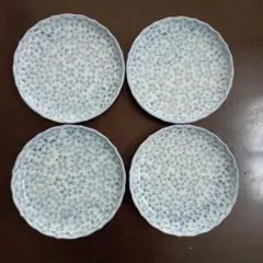 淡い青の花模様の陶器製皿 4枚セット