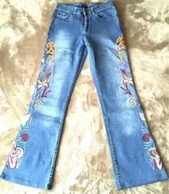 【最終価格】刺繍/デザイン/デニム/ジーンズ/ジーパン/パンツ/Sサイズ