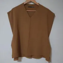 美品 マツオインターナショナルブラウン Vネック ニットベストのサムネイル