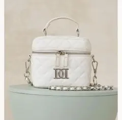 darich キルティングスクエアミニバッグ ホワイト シルバーパーツ バニティ