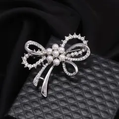 新品 ブローチ リボン パール 銀色 シルバー ラインストーン 卒業式 入学式