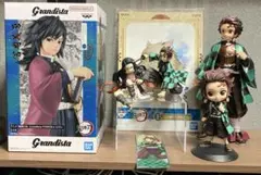 鬼滅の刃 フィギュア5体セットとシールとミニポスターセット売り