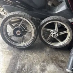 Vストローム250 リアタイヤホイール おまけガード付き GSX250R互換