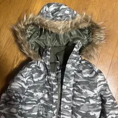 迷彩柄ファー付きクロップドダウンジャケット