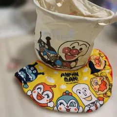 アンパンマン 収納バスケット と食パンマン光るキーホルダーとマフラーの3点セット