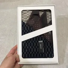 DKNY タオルハンカチ 2枚　バーバリー1枚のサムネイル