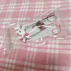 ミニーマウス 手型ストラップ ディズニーストア