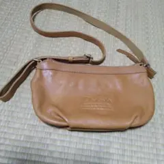 【美品】Dakota ダコタ レザー ショルダーバッグ キャメルのサムネイル