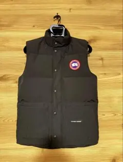 CANADA GOOSE ダウンベスト S/P - メルカリ