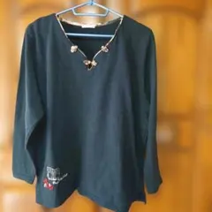 刺繍入りブラック長袖トレーナー