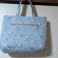 30cmファスナーバック、表ファスナーポケット付