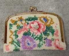 ご依頼品【最終価格】☆新品未使用☆柏ビーズ　がま口財布 ハローキティのビーズ刺繍財布を発売いたします 】 - 柏ビーズ