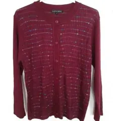 えんじ色模様入りカーディガン