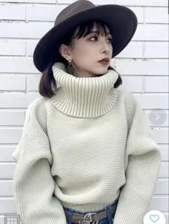 【新品・未使用】タートルネック ニット MURUA