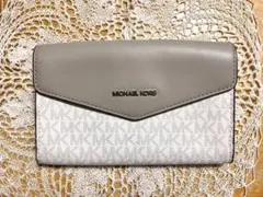 MICHAEL KORS シグネチャー柄、モノグラムポーチ