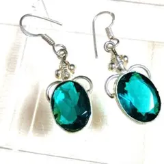 エメラルドグリーンのシルバーピアス(未使用)