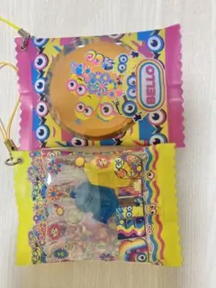 ミニオン お菓子風　ストラップ　2つセット