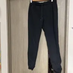 GU ブラック ジョガーパンツ