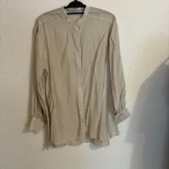 ベージュ バンドカラー 長袖シャツ