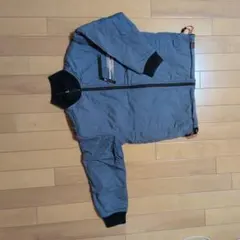 グレーと黒のリバーシブルキルティングジャケット