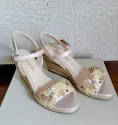 ★新品★ アンテプリマ　フラワー ウェッジソールサンダル　22.5cm　ピンク系のサムネイル