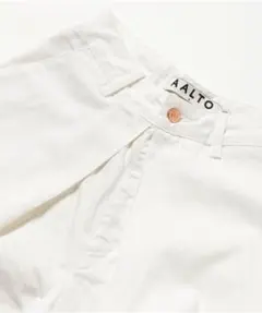 AALTO DENIM PANTS プリーツ ホワイト 32のサムネイル