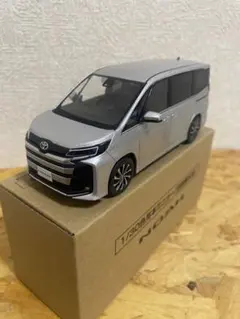 トヨタ ノア 90後期 ミニカーカラーサンプル プラチナホワイトパール