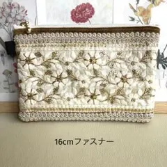 インド刺繍リボン　マルチポーチ　ポーチ　ファッション小物