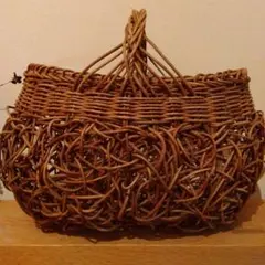 お値下げしました！ あけび籠　かごバッグ 割引｜あけび-かごバッグ｜たすき編み｜中サイズ｜四角底｜薄型