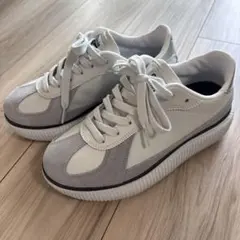 オニツカタイガー　スニーカー　デレシティ