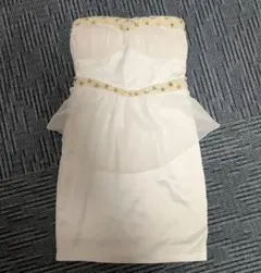 Tikaホワイト ベアトップ　ペプラムドレス