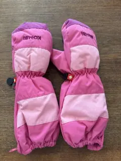 美品　Kombi ピンク ミトングローブ　子供用　手袋