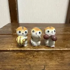 Hagen-Renaker（ヘイゲン・リネカ-) 猫とミルクの置物と2匹の猫 - メルカリ