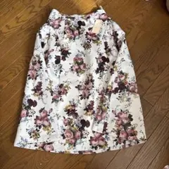 値引き不可❣️新品タグ付き❣️ローズティアラ42スカート