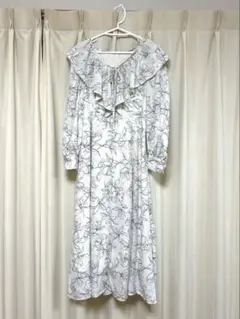 イング　フラワープリント フリル付きロングワンピース