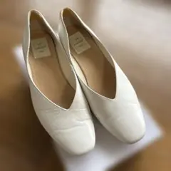 アイボリー⁈フラットシューズ