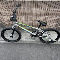 Mongoose BMXバイク シルバー・グリーンのサムネイル