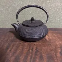 TS12 南部鉄器 鉄瓶 急須 南部○政 銘あり 茶こし付き 伝統工芸 - メルカリ