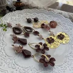 ディープレッドフラワーピアス　まとめ売り
