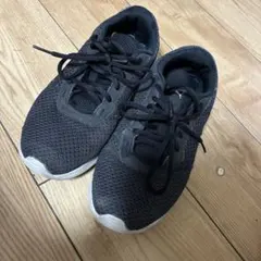 PUMA スニーカー ブラック レディースのサムネイル