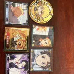 鬼滅の刃　シール5枚セットと缶バッチ1個