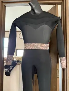 セミドライウエットスーツ